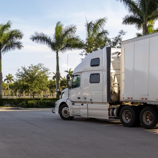 Transporte de Volumes Pesados Transporte de Pequenas Cargas Transporte em Carros Sorocaba